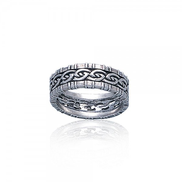 A Celtic symbol with no beginning and end ~ Knotwork Ring