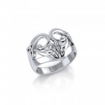 Spread into the horizon of the triplicities ~ Sterling Silver Celtic Triquetra Ring
