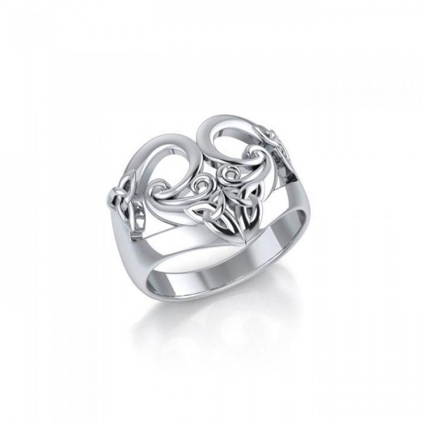 Spread into the horizon of the triplicities ~ Sterling Silver Celtic Triquetra Ring