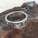 Partagez le cadeau de l’amour ~ Celtic Knotwork and Hearts Sterling Silver Jewelry Ring