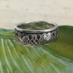 Partagez le cadeau de l’amour ~ Celtic Knotwork and Hearts Sterling Silver Jewelry Ring