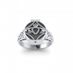 Irish Claddagh Sterling Silver Poison Ring