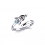 Celtic Motherhood Triquetra or Trinity Knot Silver Ring With Gem