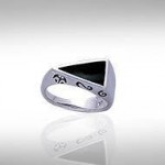 Modern Triangle Inlaid Silver Ring with Side Motif