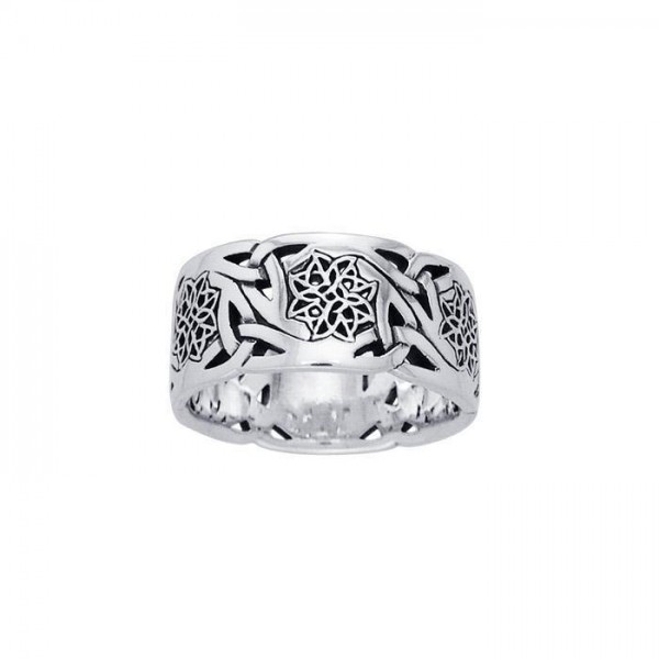 A star-like weave ~ Celtic Triquetra Star Sterling Silver Ring
