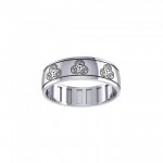 The eternal infinite power ~ Sterling Silver Celtic Triquetra Spinner Ring